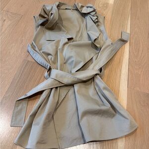 Ellie Tahari Tie Waist Khaki
Top